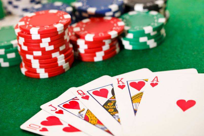 Những chiến thuật Bluff trong poker là gì?